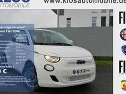 Gruen Gebraucht 2022 Fiat 500e Icon Limousine | 23.490 € (Teuer)