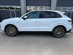 Weiß Gebraucht 2023 Porsche Cayenne Platinum Edition SUV | 75.900 € (Guter Preis)