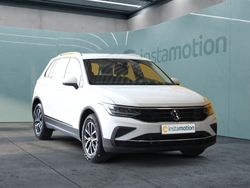 Weiß Gebraucht 2022 VW Tiguan Life SUV | 36.550 € (Teuer)