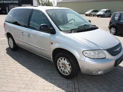 Silber Gebraucht 2003 Chrysler Voyager Van / Kleinbus | 2.500 € (Fairer Preis)