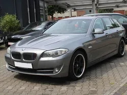 Grau Gebraucht 2012 BMW 530 Kombi | 7.990 € (Guter Preis)