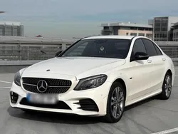 Weiß Gebraucht 2019 Mercedes C300 AMG line Limousine | 26.999 € (Teuer)