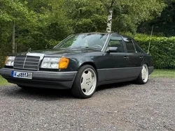 Grau Gebraucht 1990 Mercedes E300 Limousine | 10.850 €