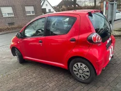 Rot Gebraucht 2010 Toyota Aygo Club Kleinwagen | 2.995 € (Fairer Preis)