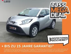 Silber Gebraucht 2023 Toyota Aygo X-play Kleinwagen | 14.280 € (Fairer Preis)