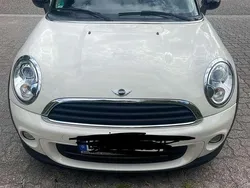 Weiß Gebraucht 2013 Mini ONE Kleinwagen | 6.000 € (Fairer Preis)