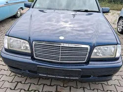 Blau Gebraucht 2000 Mercedes C180 Kombi | 2.550 €