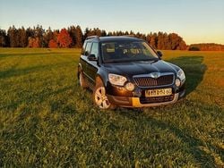 Schwarz Gebraucht 2012 Skoda Yeti Elegance SUV | 6.300 € (Guter Preis)