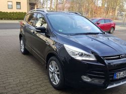 Schwarz metallic Gebraucht 2015 Ford Kuga Individual SUV | 19.300 €