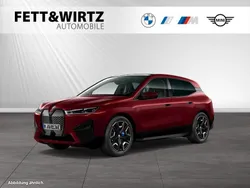 Aventurinrot metallic Gebraucht 2024 BMW iX Sport Line SUV | 75.990 € (Etwas zu teuer)