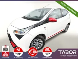 Weiß Gebraucht 2020 Toyota Aygo X-play Kleinwagen | 10.588 € (Fairer Preis)
