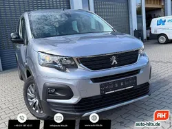 Grau Neu 2025 Peugeot e-Rifter Allure Van / Kleinbus | 27.990 €