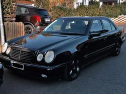 Schwarz Gebraucht 1998 Mercedes E240 Avantgarde Limousine | 4.700 € (Etwas zu teuer)