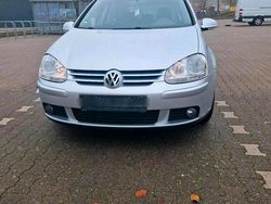 Silber Gebraucht 2006 VW Golf V Kleinwagen | 2.300 € (Fairer Preis)