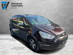 Rot Gebraucht 2011 Ford S-MAX Trend Van / Kleinbus | 3.999 € (Guter Preis)