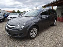 Grau Gebraucht 2010 Opel Astra Innovation Kombi | 1.900 € (Guter Preis)