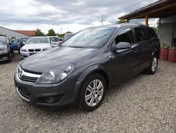 Grau Gebraucht 2010 Opel Astra Innovation Kombi | 1.900 € (Guter Preis)