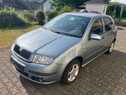 Grau Gebraucht 2006 Skoda Fabia Limousine | 1.490 € (Fairer Preis)