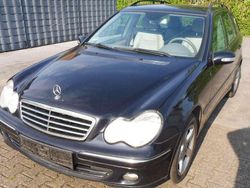 Schwarz Gebraucht 2007 Mercedes C200 Avantgarde Kombi | 3.200 € (Fairer Preis)