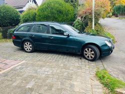 Grün Gebraucht 2009 Mercedes E280 Classic Kombi | 3.900 € (Superpreis)