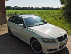 Weiß Gebraucht 2012 BMW 318 Kombi | 6.499 € (Guter Preis)