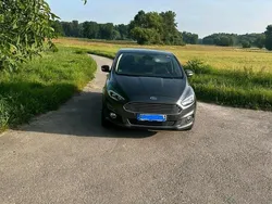 Grau Gebraucht 2016 Ford S-MAX Titanium Van / Kleinbus | 16.500 € (Superpreis)