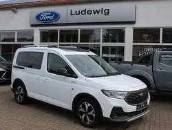 Weiß Gebraucht 2022 Ford Tourneo Connect Active Van / Kleinbus | 29.690 € (Fairer Preis)