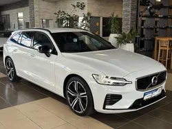 Weiß Gebraucht 2020 Volvo V60 R-Design Kombi | 28.000 € (Fairer Preis)