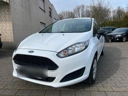 Weiß Gebraucht 2016 Ford Fiesta Kleinwagen | 4.700 €