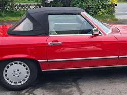 Rot Gebraucht 1987 Mercedes SL300 Cabrio | 38.500 €