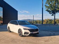 Weiß Gebraucht 2023 Skoda Octavia RS Kombi | 39.690 € (Etwas zu teuer)