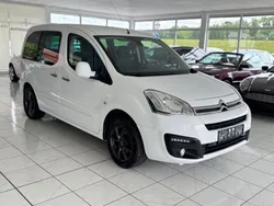 Weiß Gebraucht 2017 Citroën Berlingo SELECTION Van / Kleinbus | 10.390 € (Etwas zu teuer)
