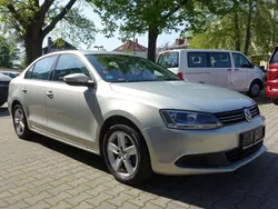 Silber Gebraucht 2012 VW Jetta Comfortline Limousine | 9.480 € (Fairer Preis)