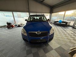 Blau Gebraucht 2009 Skoda Fabia Kleinwagen | 1.750 € (Fairer Preis)