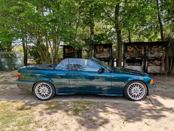 Grün Gebraucht 1994 BMW 320 Cabriolet Basis Cabrio | 5.000 €