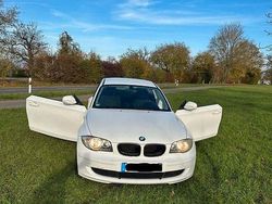 Weiß Gebraucht 2011 BMW 116 Kleinwagen | 3.199 € (Fairer Preis)