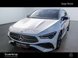 Weiß Gebraucht 2023 Mercedes CLA250 Premium Limousine | 37.825 € (Guter Preis)