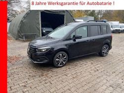 Grau Gebraucht 2023 Mercedes EQT200 Style Van / Kleinbus | 23.681 € (Fairer Preis)