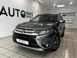 Grau Gebraucht 2017 Mitsubishi Outlander Top SUV | 17.900 € (Fairer Preis)