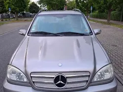 Grau Gebraucht 2005 Mercedes ML270 Edition SUV | 7.200 €