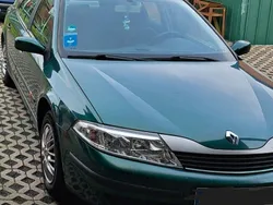Grün Gebraucht 2002 Renault Laguna II Authentique Limousine | 1.050 € (Guter Preis)