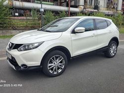 Weiß Gebraucht 2014 Nissan Qashqai SUV | 9.000 € (Etwas zu teuer)