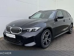 Saphirschwarz metallic Gebraucht 2025 BMW 330e M Sport Kombi | 50.990 € (Fairer Preis)
