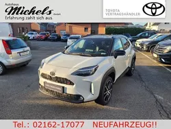 Grau Neu 2024 Toyota Yaris Cross Sport SUV | 35.990 €