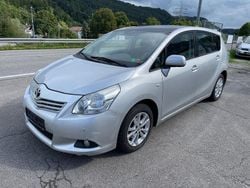 Silber Gebraucht 2010 Toyota Verso Life Van / Kleinbus | 2.499 € (Fairer Preis)