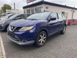 Ink blue metallic Gebraucht 2014 Nissan Qashqai Acenta SUV | 5.999 € (Teuer)