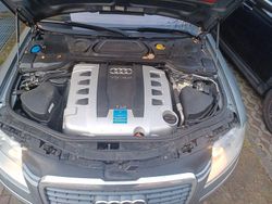 Grau Gebraucht 2007 Audi A8 Limousine | 7.000 € (Fairer Preis)
