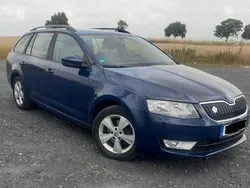 Blau Gebraucht 2013 Skoda Octavia Elegance Kombi | 5.000 € (Guter Preis)