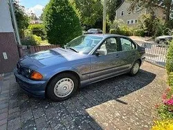 Blau Gebraucht 1998 BMW 320 Limousine | 3.990 € (Fairer Preis)