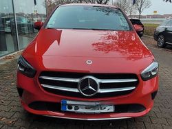 Rot Gebraucht 2019 Mercedes B180 Van / Kleinbus | 20.500 € (Superpreis)